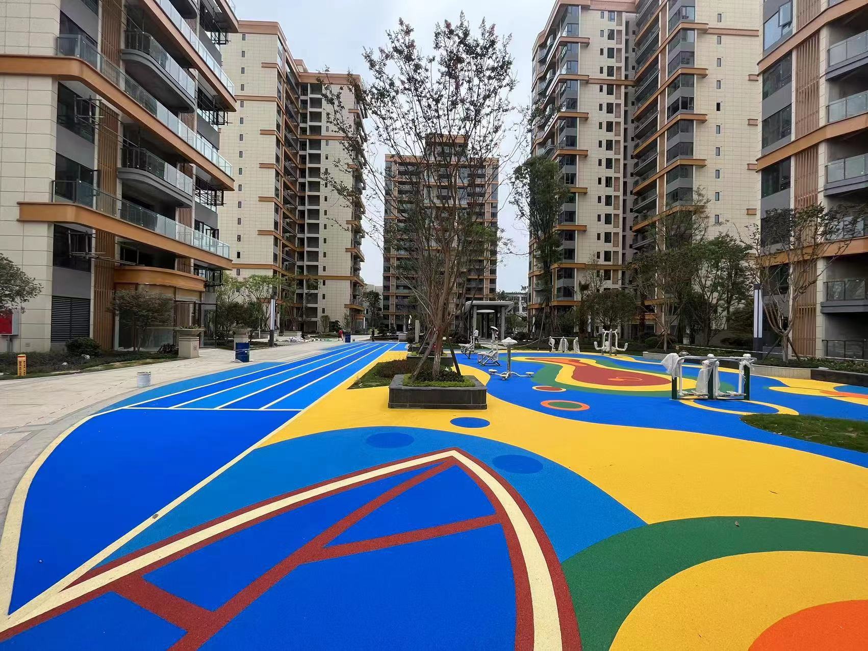 新疆小區(qū)幼兒園EPDM塑膠跑道