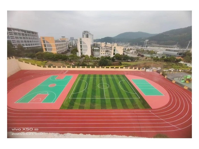 內(nèi)蒙古學(xué)校操場(chǎng)塑膠跑道