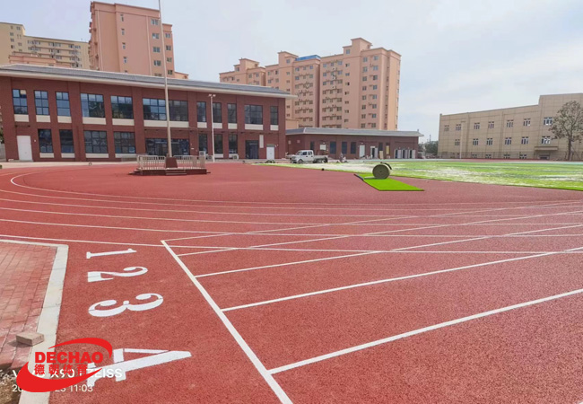 小學(xué)運(yùn)動(dòng)場(chǎng)