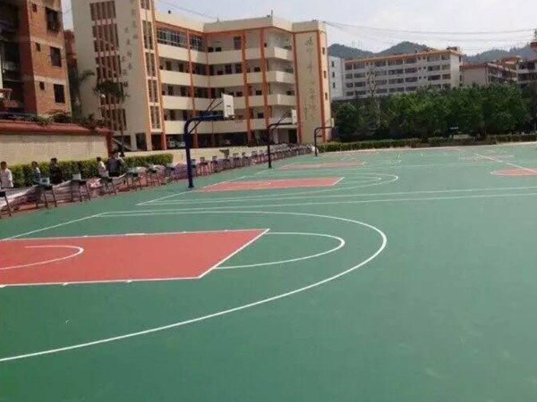 新國標(biāo)硅PU籃球場