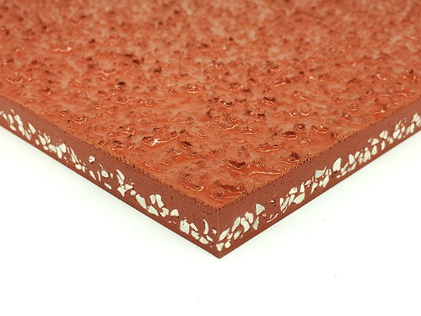 自結(jié)紋塑膠跑道材料