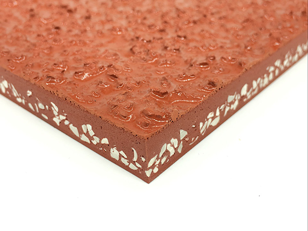 如何讓德朝塑膠跑道材料的使用壽命更長(zhǎng)久?