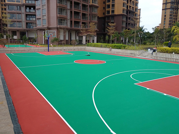 德朝混合型塑膠跑道施工的一些注意事項(xiàng)