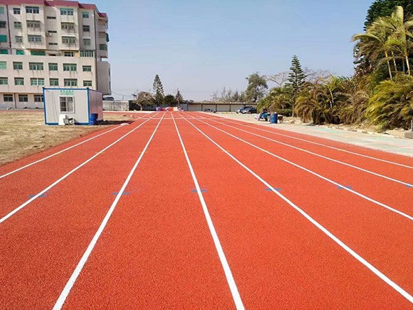新國標(biāo)混合型塑膠跑道