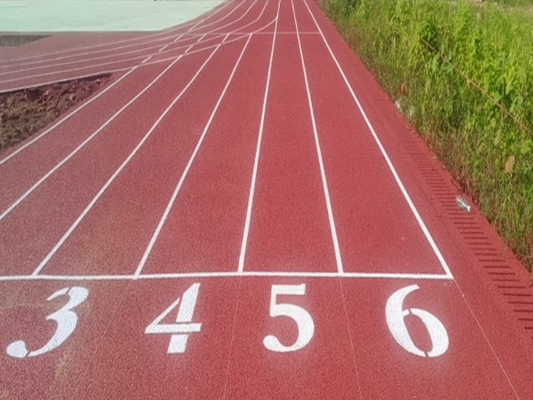 廣西混合型跑道