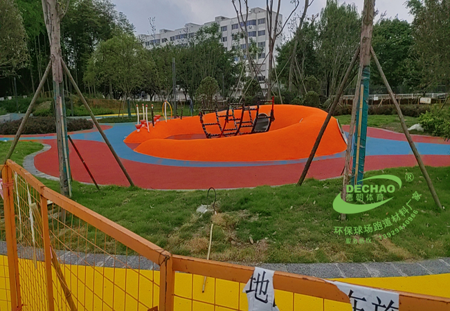 陜西小區(qū)幼兒園EPDM塑膠跑道