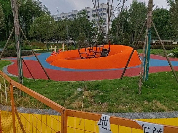 安徽小區(qū)幼兒園EPDM塑膠跑道